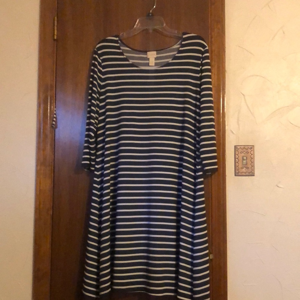 Black and white trapeze dress.  Chicos size 2 large. Great condition.